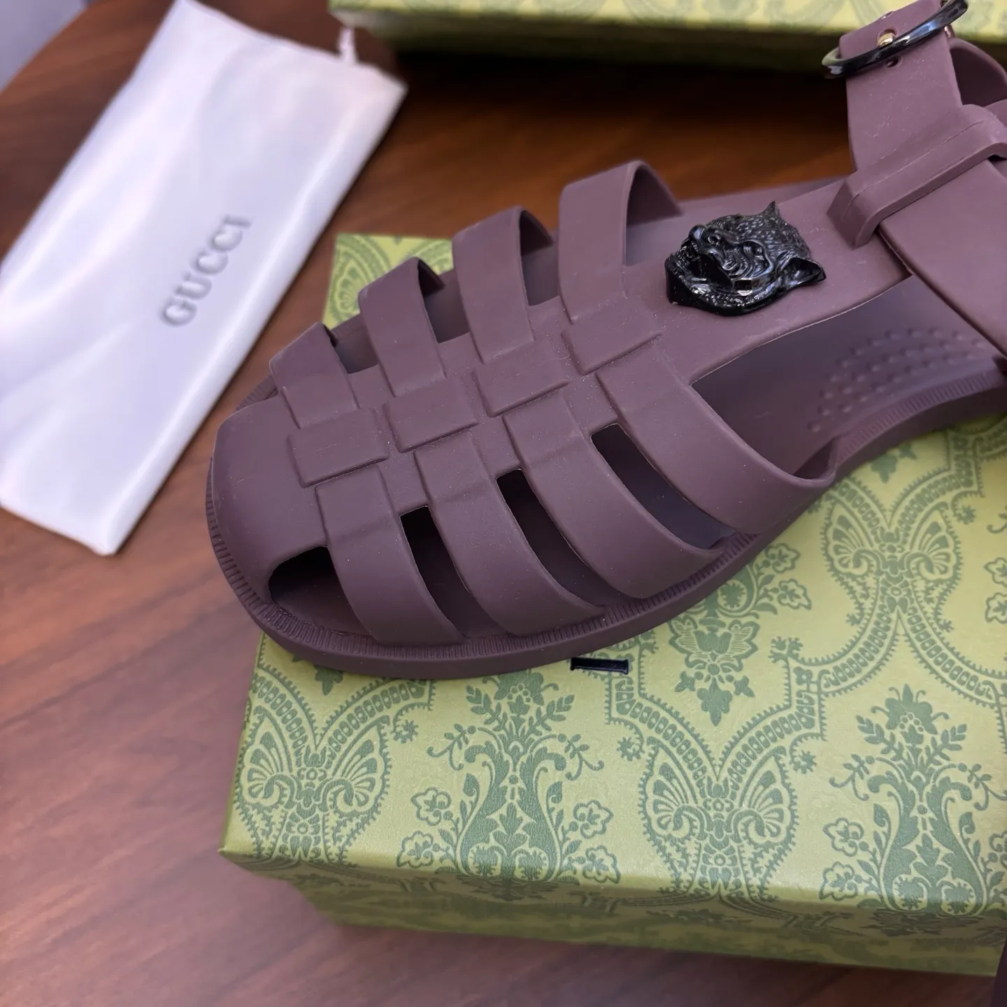 Men's shoes 260💰 [Gucci] Counter quality, top-quality original goods, real photos! Original TPU material, fine workmanship, comfortable; genuine 1:1 replica Size: 38 ~ 46